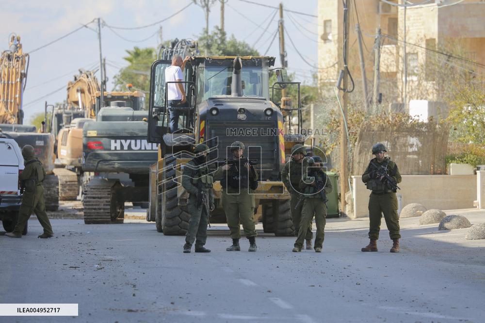 Israeli Army Demolishes Al Walaja Homes - Bethlehem