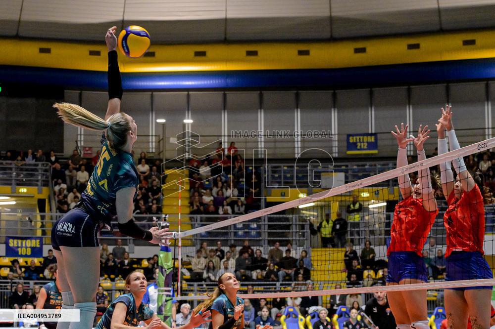 VOLLEY - CEV Cup Women - Reale Mutua Fenera Chieri'76 vs Vasas Obuda Budapest