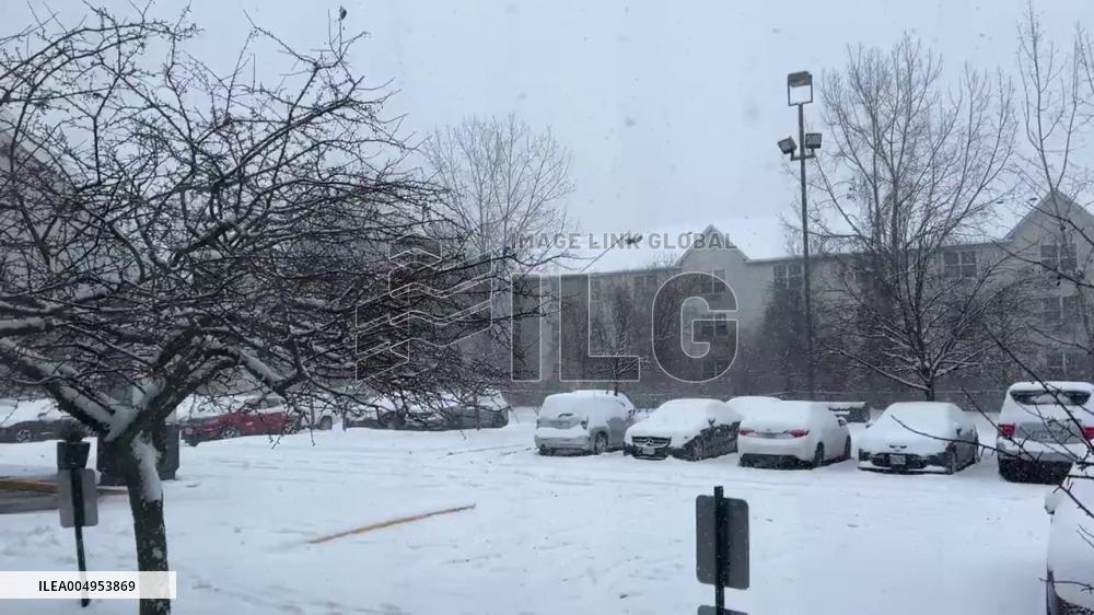 US: Upstate New York Blanketed by Heavy Snow