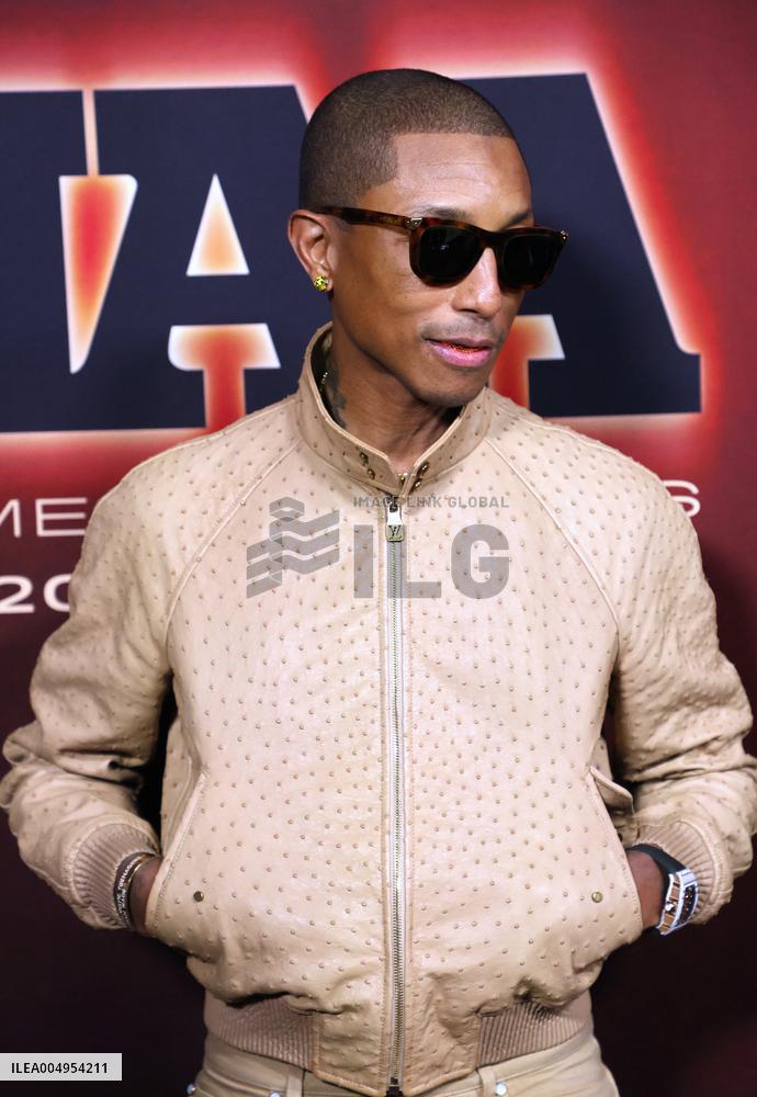 Annual Footwear News Achievement Awards FNAAs - NYC