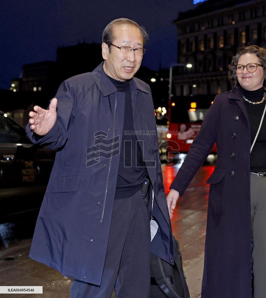 Nobel laureate Kitagawa arrives in Stockholm