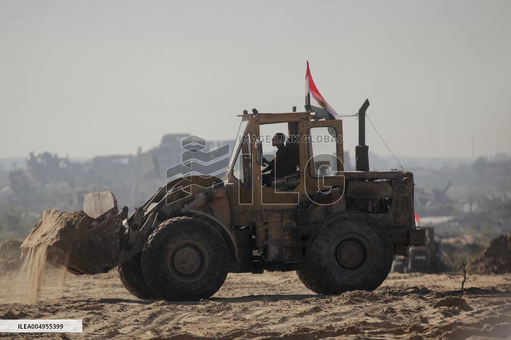 Egypt Opens Major Gaza Relief Camp