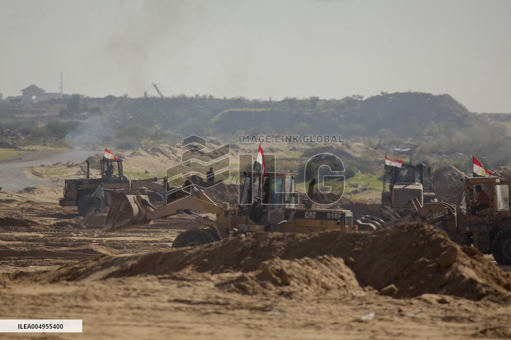 Egypt Opens Major Gaza Relief Camp