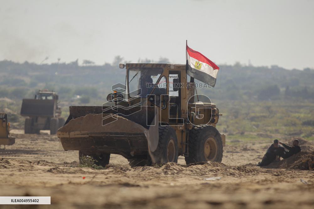 Egypt Opens Major Gaza Relief Camp