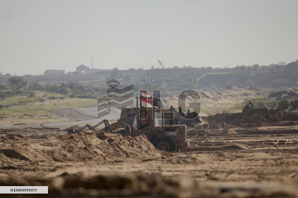 Egypt Opens Major Gaza Relief Camp