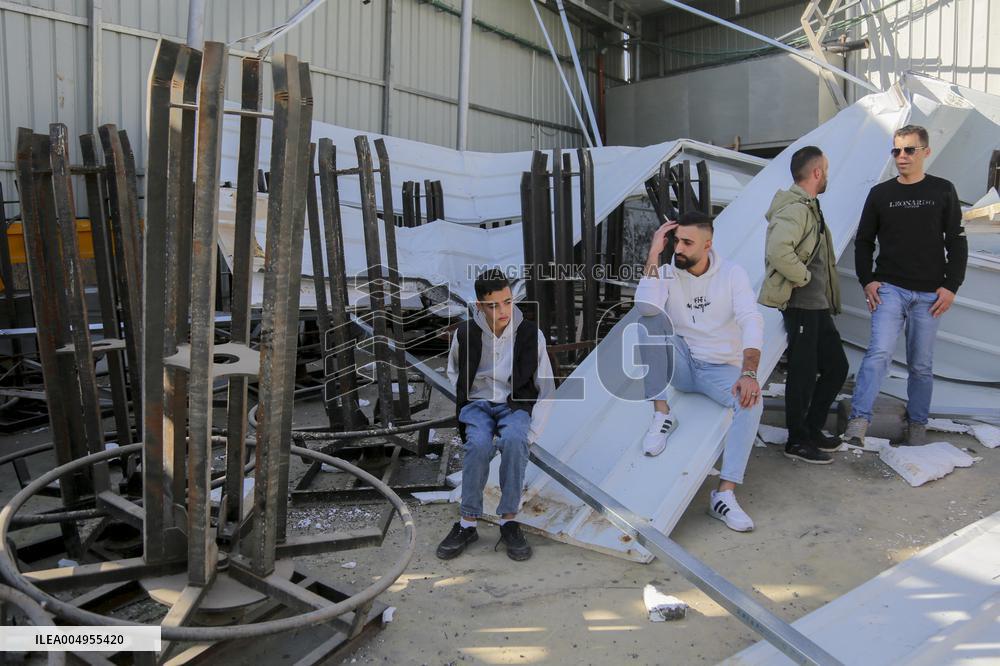 Israeli Forces Demolish Hebron Factory - Palestine