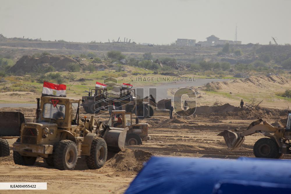 Egypt Opens Major Gaza Relief Camp