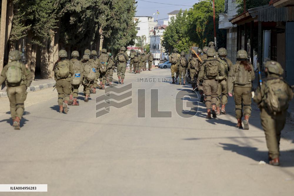 Israeli Forces Detain Qalqilya Palestinian - West Bank