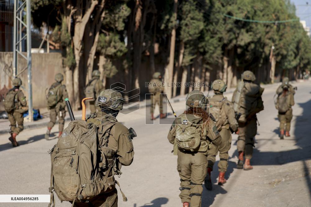 Israeli Forces Detain Qalqilya Palestinian - West Bank