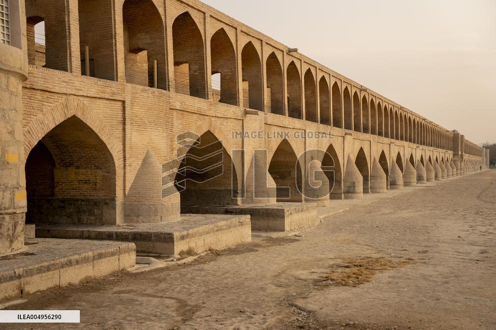 Zayanderud Riverbed Dries Up - Iran
