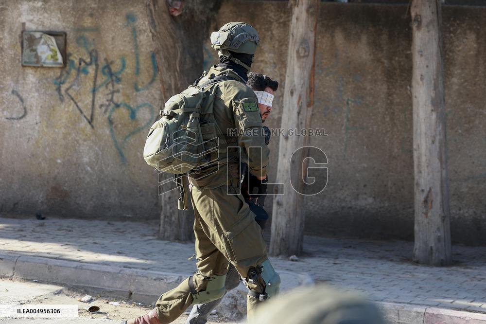Israeli Forces Detain Qalqilya Palestinian - West Bank