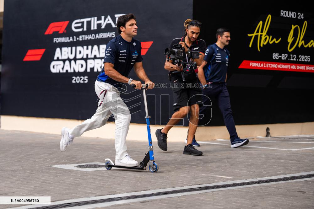 F1 Abu Dhabi Grand Prix - Paddock