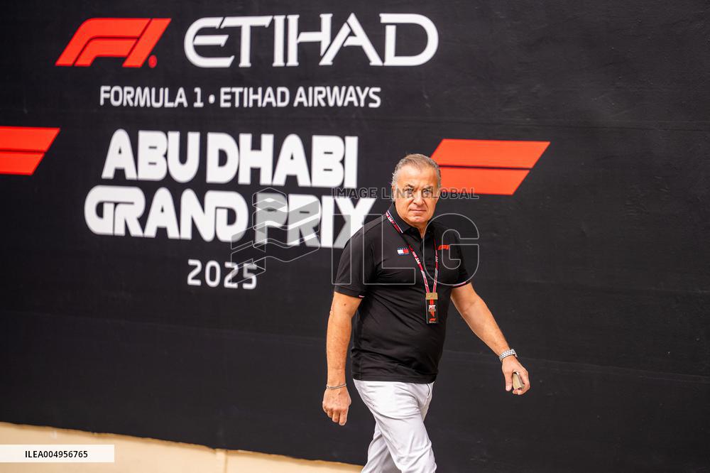 F1 Abu Dhabi Grand Prix - Paddock
