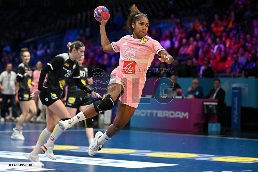 IHF Women's Handball World Championship - France v Austria