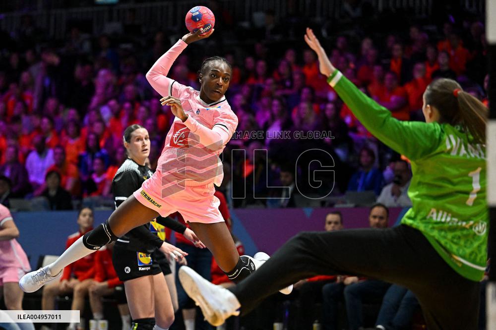 IHF Women's Handball World Championship - France v Austria