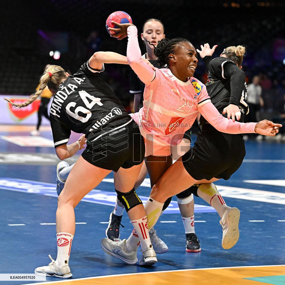 IHF Women's Handball World Championship - France v Austria