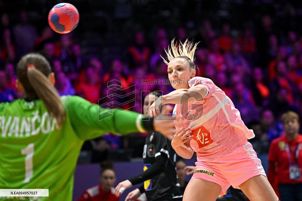 IHF Women's Handball World Championship - France v Austria