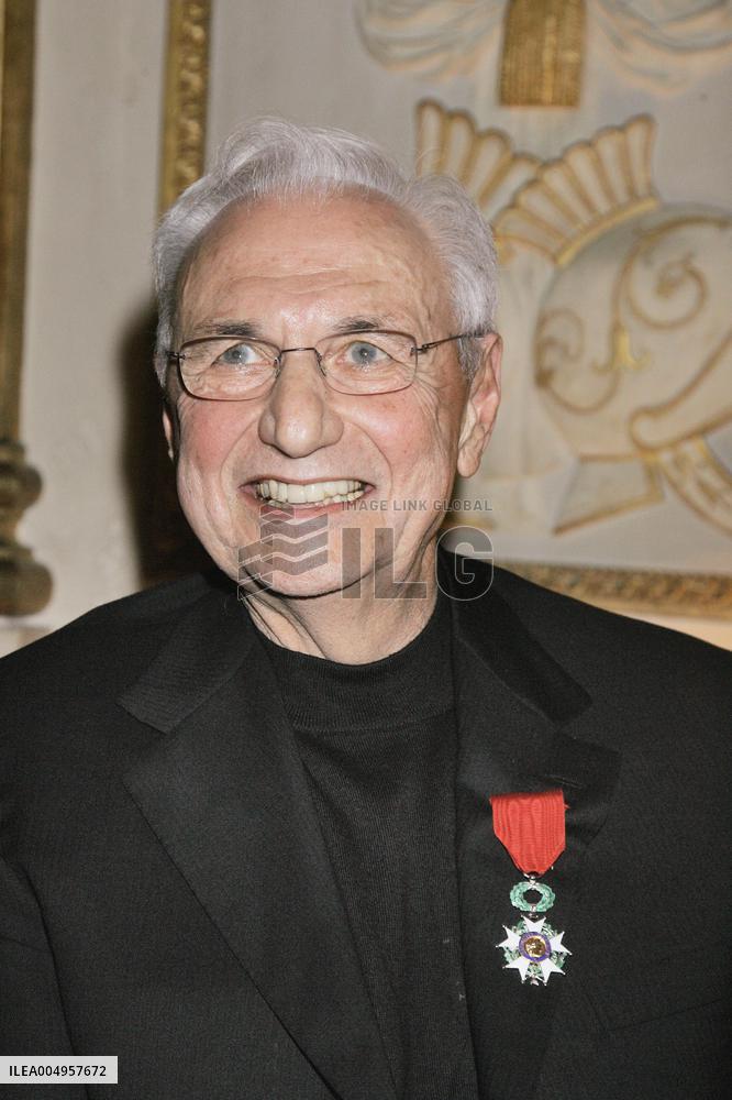Frank Gehry knighted with the French Legion of Honor - Paris