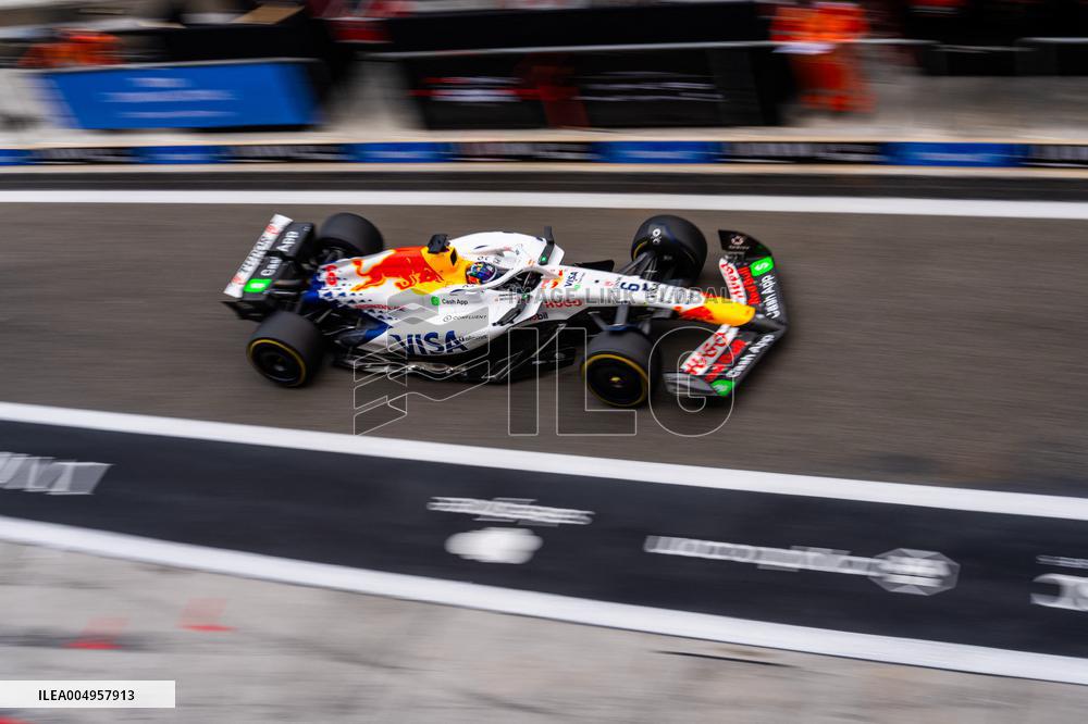 F1 Abu Dhabi Grand Prix - Practice Day