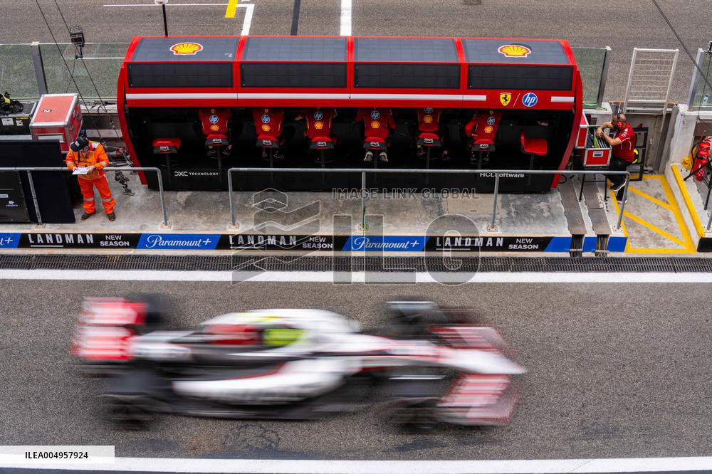 F1 Abu Dhabi Grand Prix - Practice Day