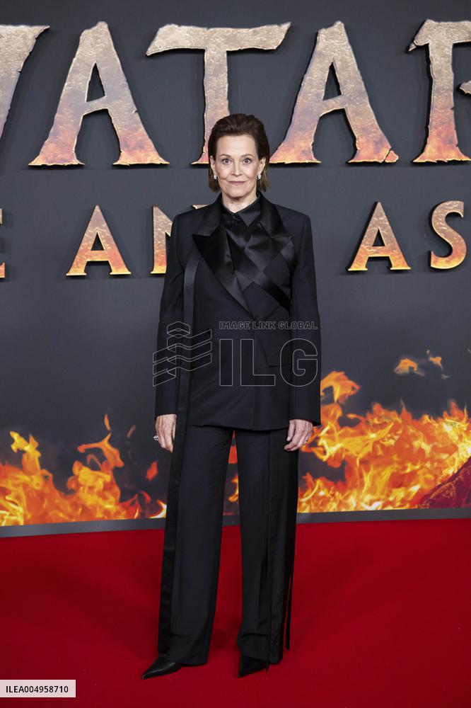 « Avatar: Fire And Ash » European Premiere - Paris