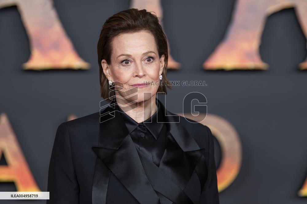 « Avatar: Fire And Ash » European Premiere - Paris