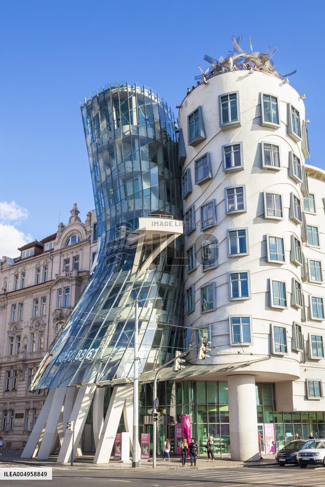 Prague Dancing House or Ginger and Fred, by Frank Gehry and Vlado Milunic , Prague,Czech Republic, EU, Europe