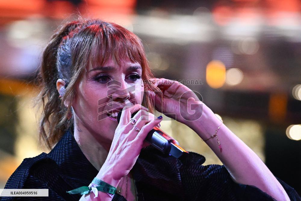 The Telethon show in Paris FA