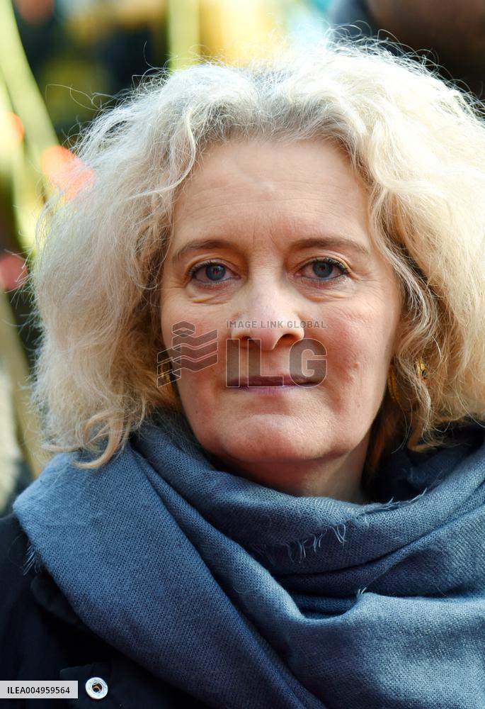 The New Season Of Tree Planting - Paris