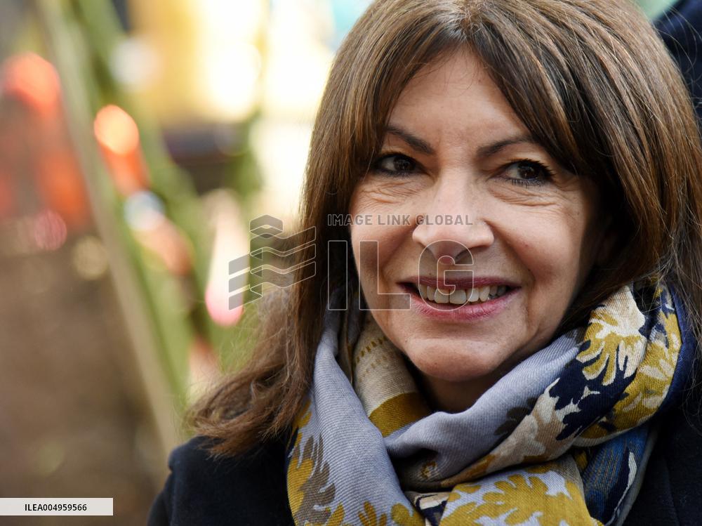 The New Season Of Tree Planting - Paris