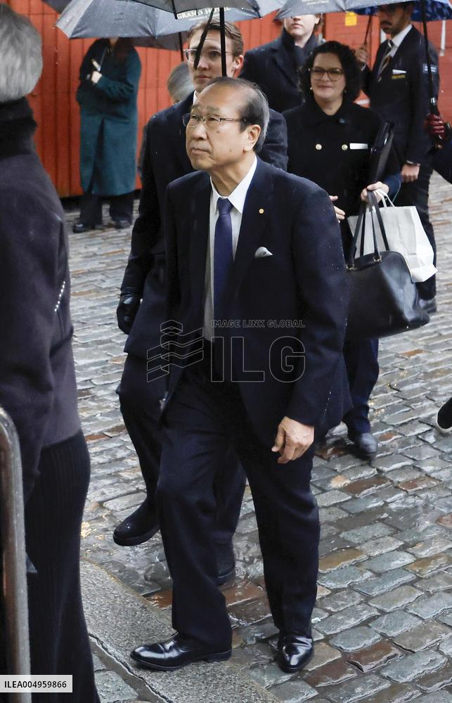 Nobel laureate Kitagawa in Stockholm