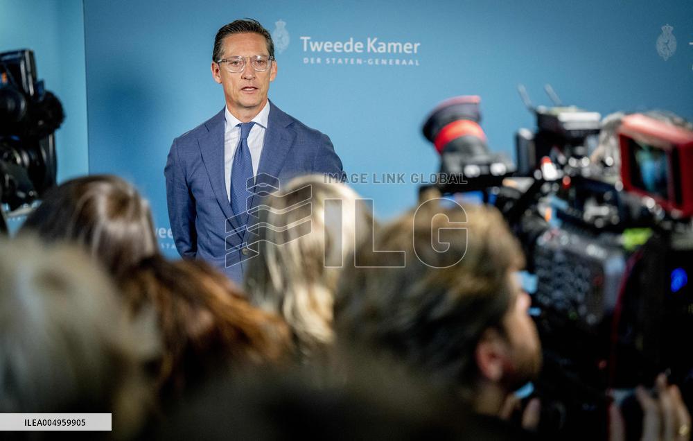 Informateur Sybrand Buma Continues To Speak With Party Leaders - The Hague