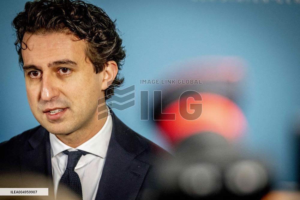 Informateur Sybrand Buma Continues To Speak With Party Leaders - The Hague