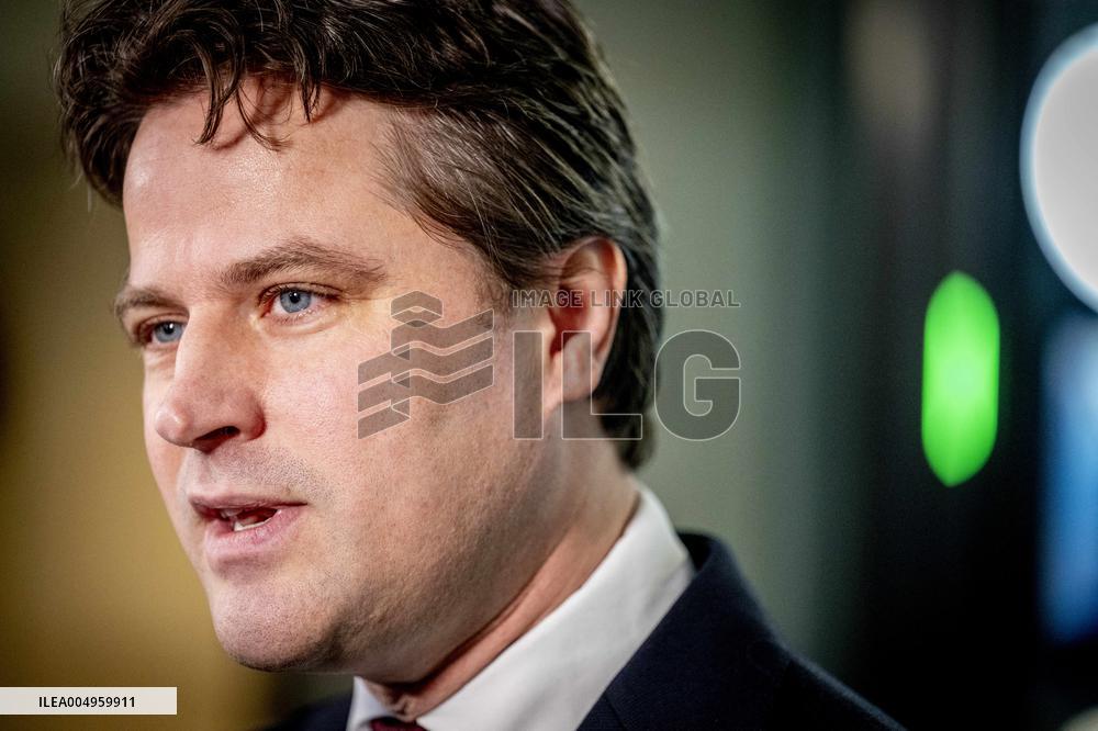 Informateur Sybrand Buma Continues To Speak With Party Leaders - The Hague