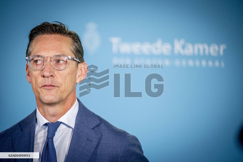 Informateur Sybrand Buma Continues To Speak With Party Leaders - The Hague