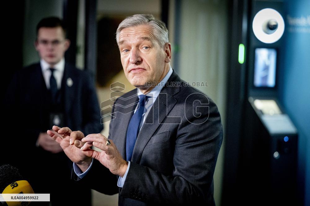 Informateur Sybrand Buma Continues To Speak With Party Leaders - The Hague