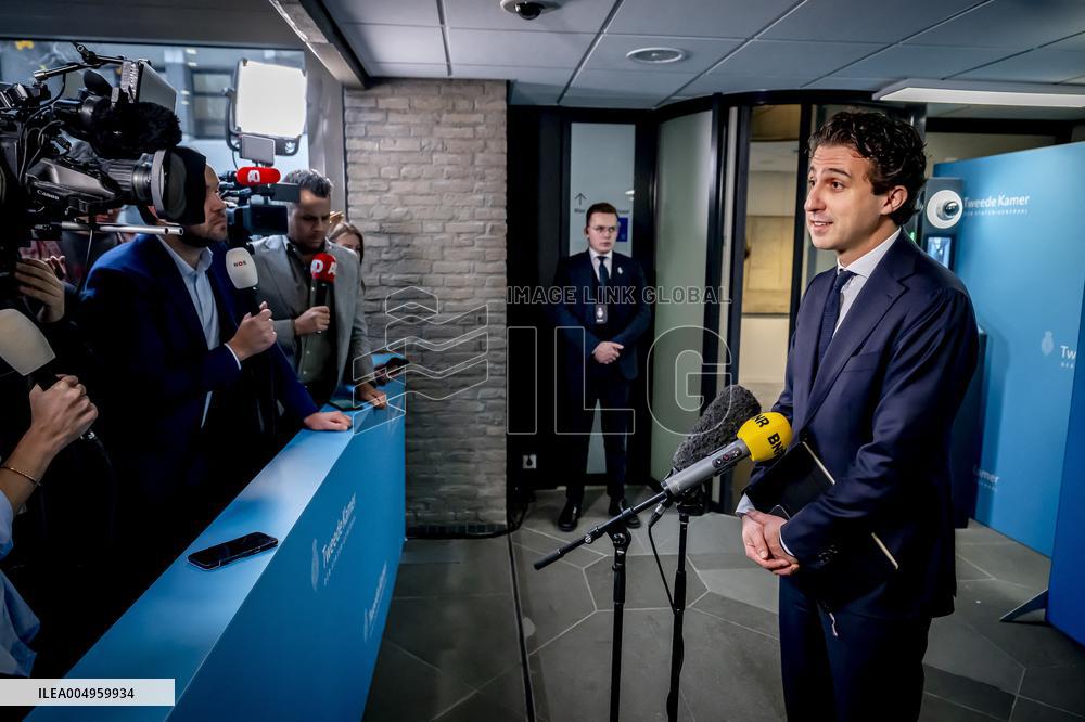 Informateur Sybrand Buma Continues To Speak With Party Leaders - The Hague