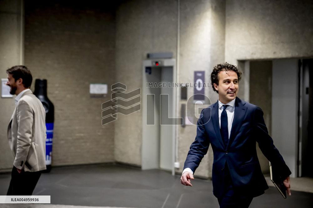 Informateur Sybrand Buma Continues To Speak With Party Leaders - The Hague