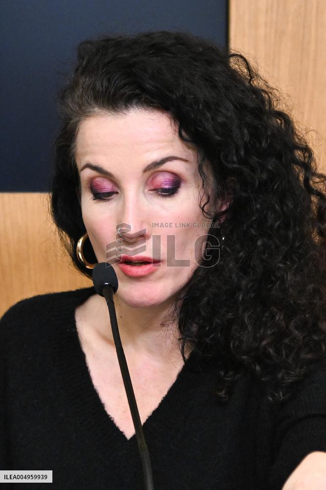 The illustrator Coco Signs Her New Book - Paris