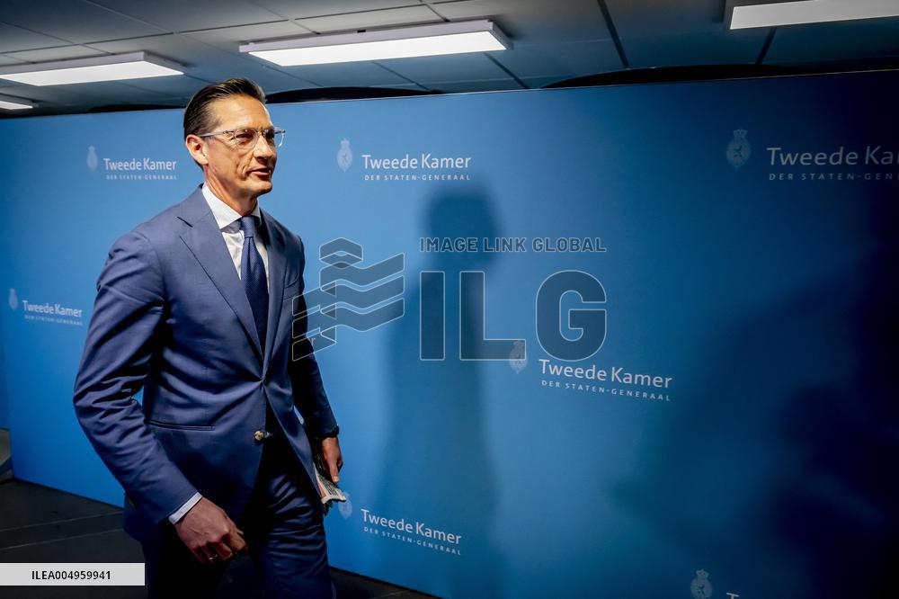 Informateur Sybrand Buma Continues To Speak With Party Leaders - The Hague