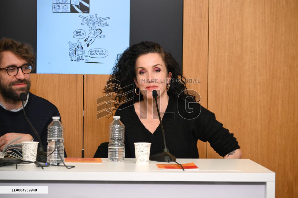 The illustrator Coco Signs Her New Book - Paris