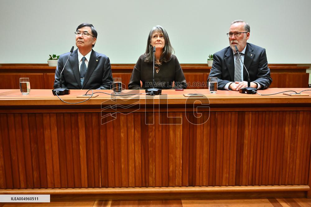 PRESS CONFERENCE WITH THE NOBEL PRIZE LAUREATES IN PHYSIOLOGY OR MEDICINE