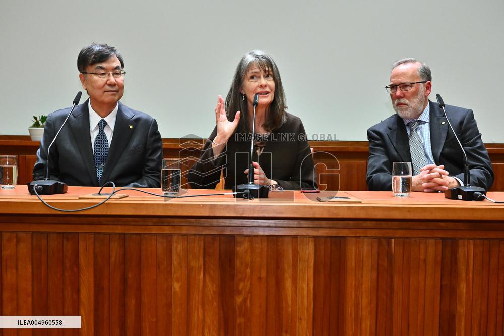 PRESS CONFERENCE WITH THE NOBEL PRIZE LAUREATES IN PHYSIOLOGY OR MEDICINE