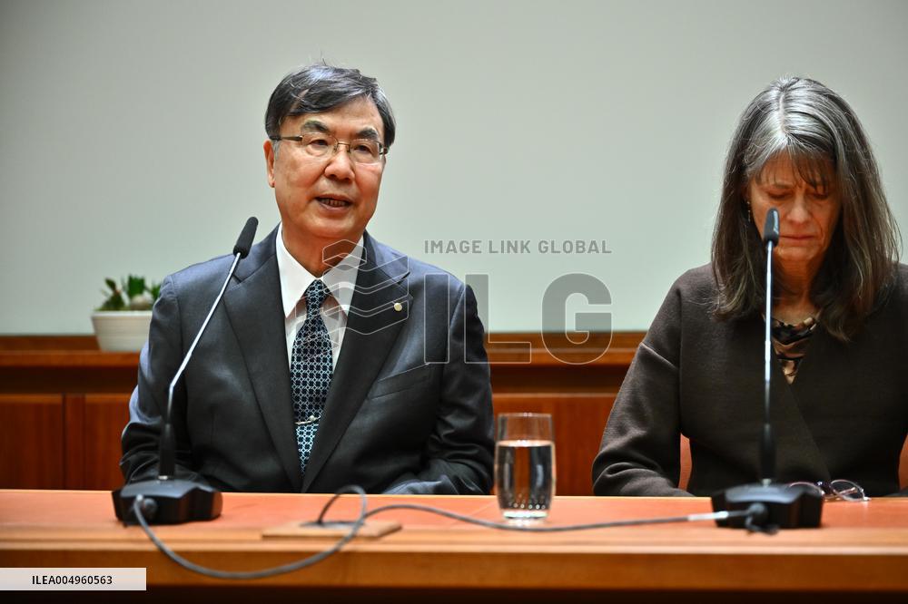 PRESS CONFERENCE WITH THE NOBEL PRIZE LAUREATES IN PHYSIOLOGY OR MEDICINE