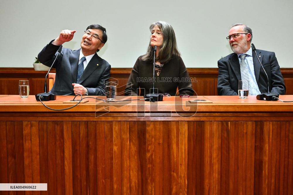 PRESS CONFERENCE WITH THE NOBEL PRIZE LAUREATES IN PHYSIOLOGY OR MEDICINE