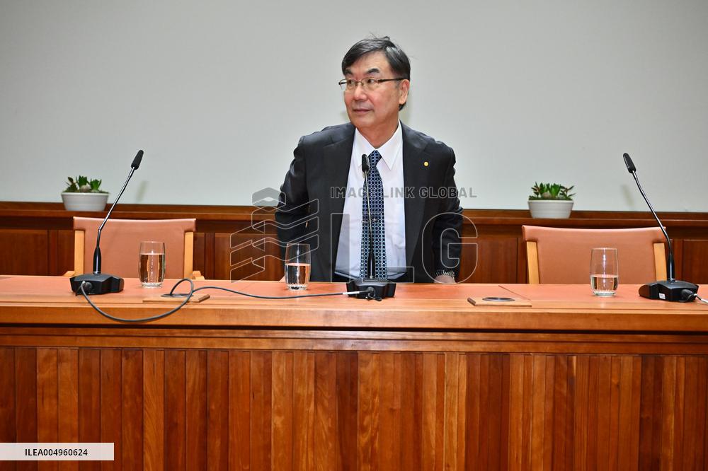 PRESS CONFERENCE WITH THE NOBEL PRIZE LAUREATES IN PHYSIOLOGY OR MEDICINE