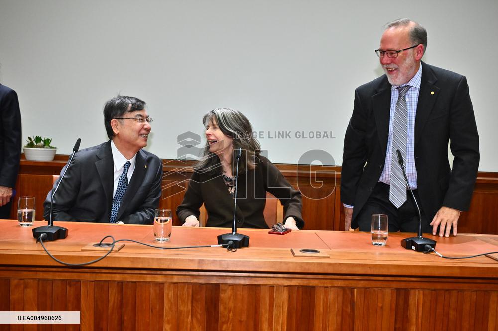 PRESS CONFERENCE WITH THE NOBEL PRIZE LAUREATES IN PHYSIOLOGY OR MEDICINE
