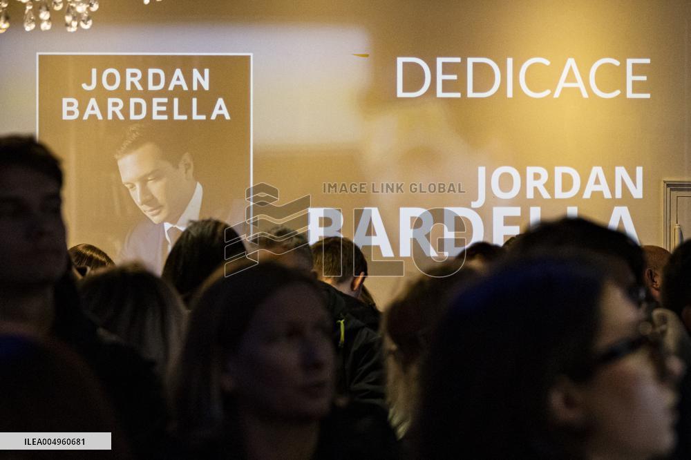 Jordan Bardella Book Signing - Escaudœuvres