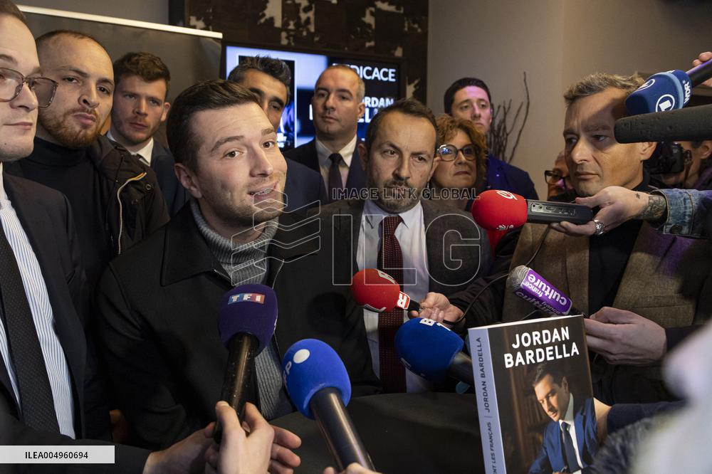 Jordan Bardella Book Signing - Escaudœuvres