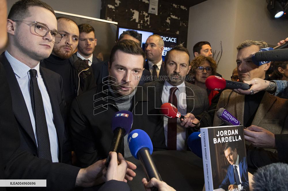 Jordan Bardella Book Signing - Escaudœuvres